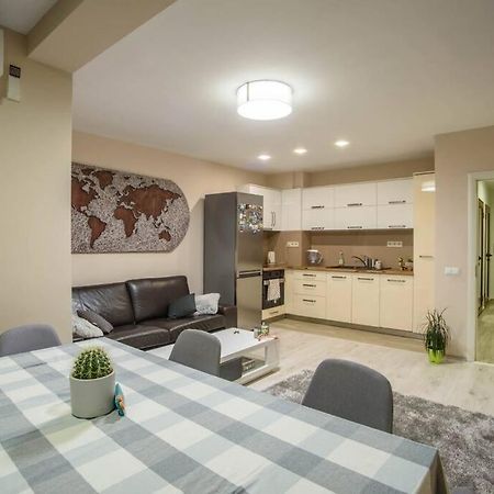 Sunny Spacious Apartment In A Great Location Kazanłyk Zewnętrze zdjęcie