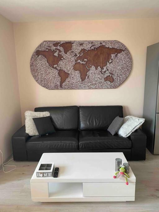 Sunny Spacious Apartment In A Great Location Kazanłyk Zewnętrze zdjęcie