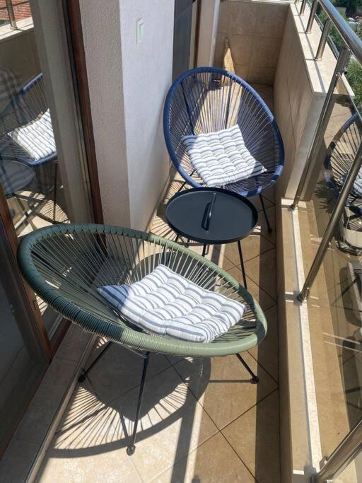 Sunny Spacious Apartment In A Great Location Kazanłyk Zewnętrze zdjęcie
