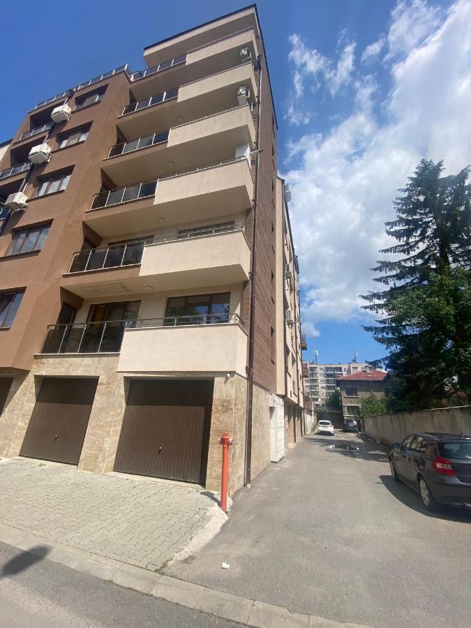 Sunny Spacious Apartment In A Great Location Kazanłyk Zewnętrze zdjęcie